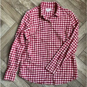 Vineyard Vines women’s size 8, red flannel shirt.